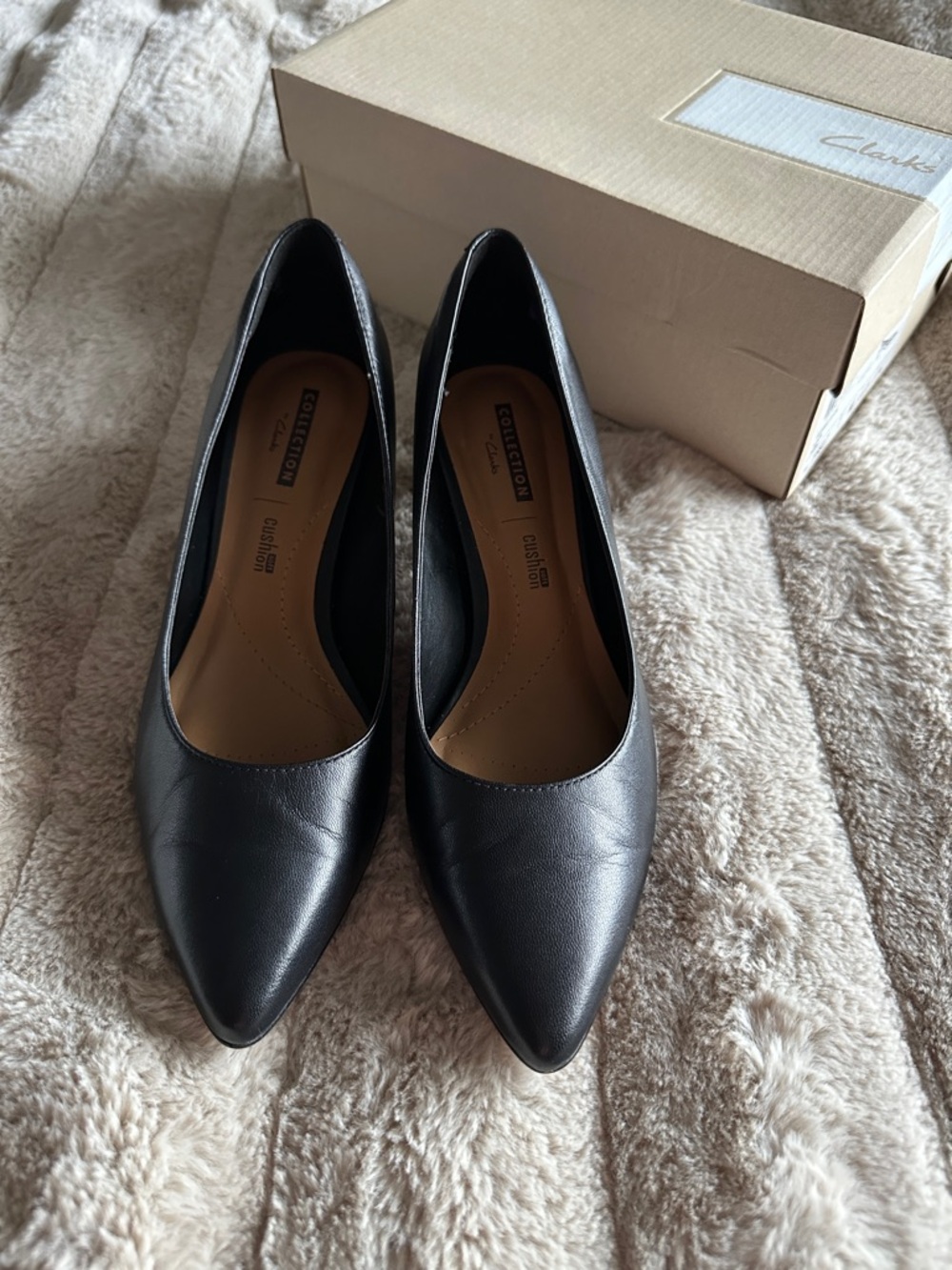 Clarks Black Pointed-Toe Women's Pumps